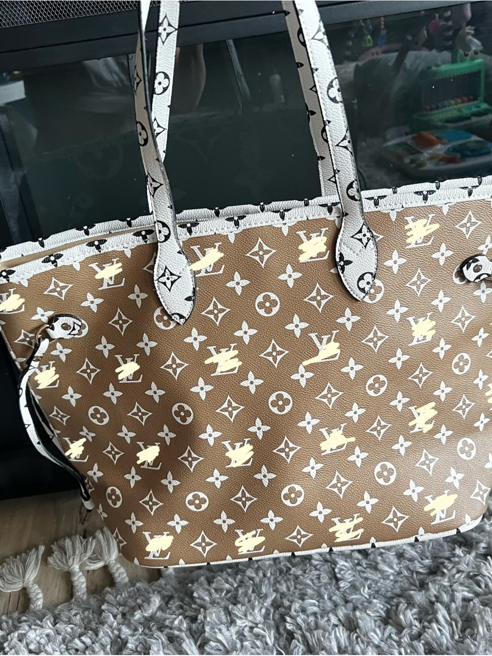 NWOT Large chic shoulder bag - Picture 2 of 4